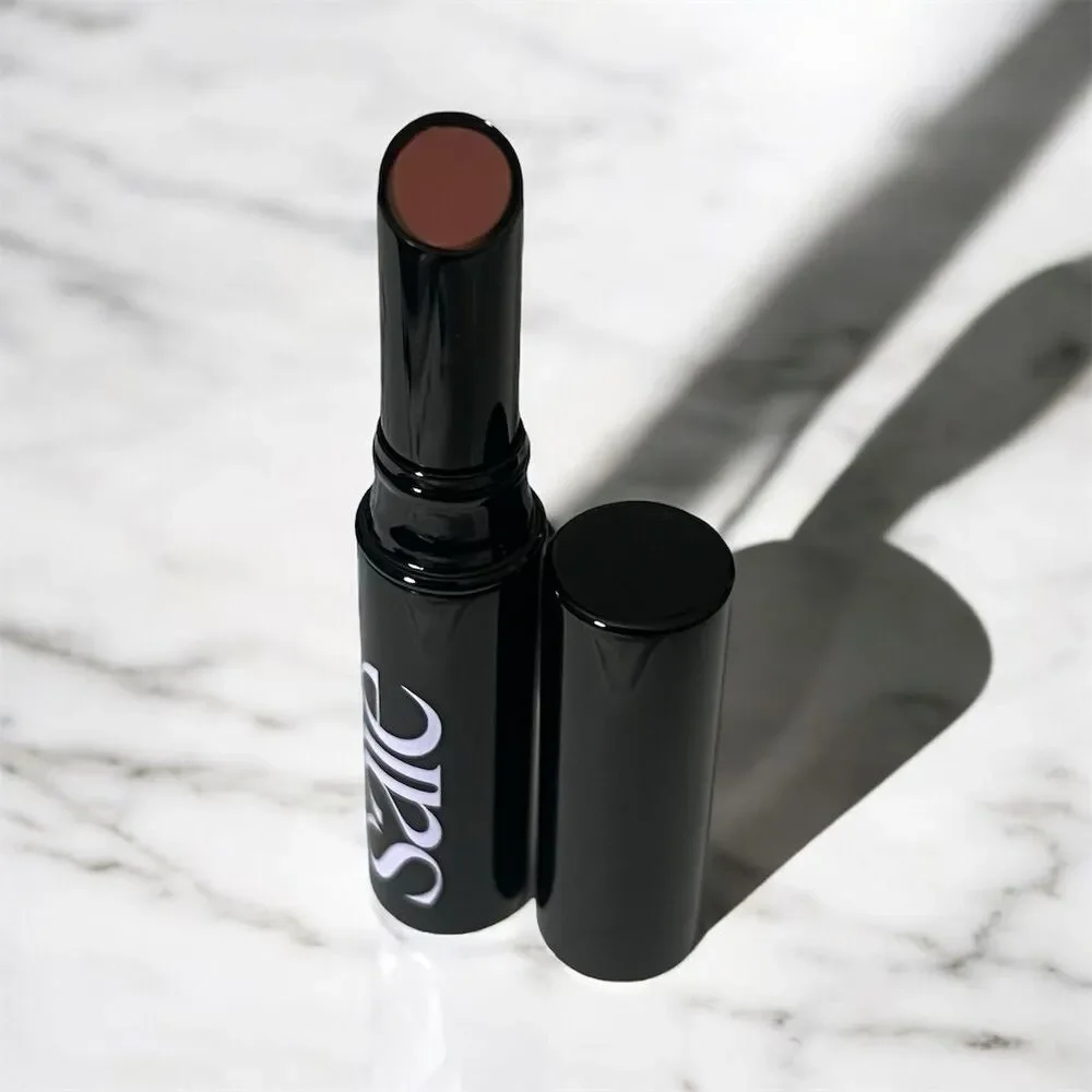 Saie Lip Blur Matte Lipstick Nouveau Blurring Effect 2.5g